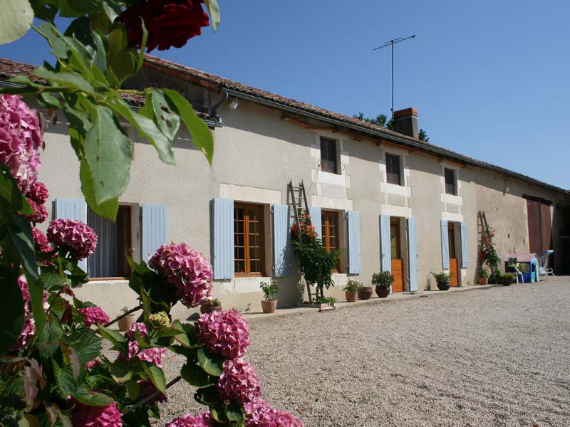 Chambres d'hôtes de Saint-Seine bonnes 86300 N° 1