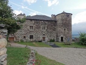 Chambres d'hôtes de charme , Maison Forte de Chabanolles, retournac 43130